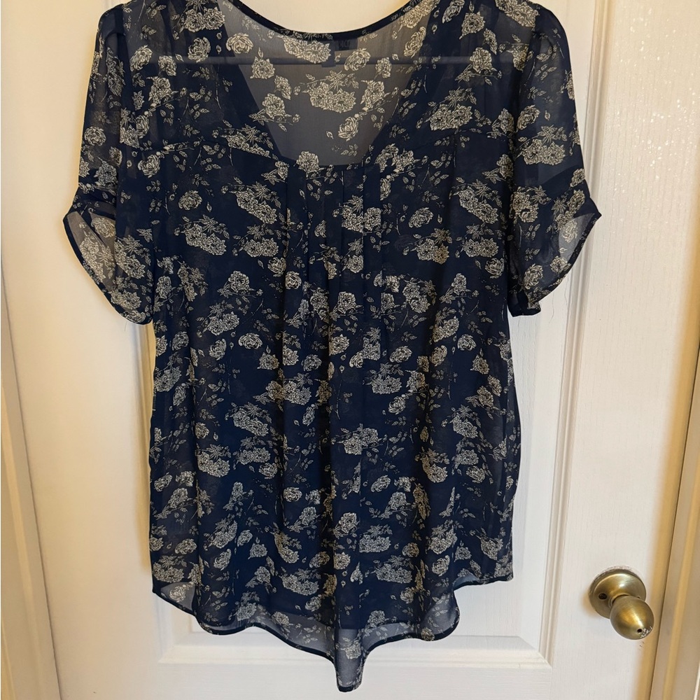 DR2 Blue and White Flutter Sleeve Blouse - Picture 2 of 3